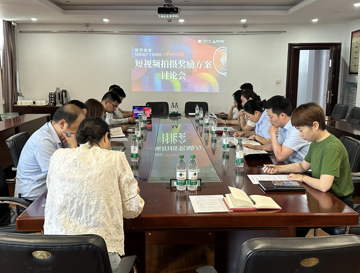 Я�ֹ�̽������·�������ĽṹӪ����ս��