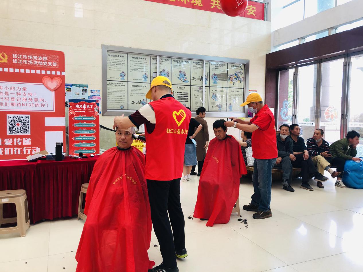 ���ж��ɼ��������ù����߽�����